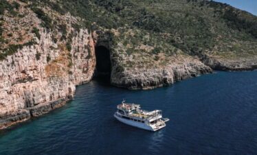 Aquamarine Adventure te Shpella e Haxhi Alise