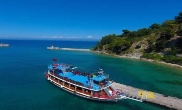 Anija Black Pearl Albania