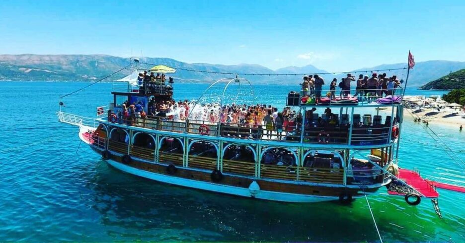 Anija Black Pearl Albania