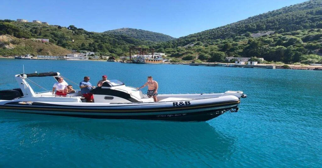 Udhetim me anije - Anija Pirate - xhiro me anije ne vlore - Shetitje me varke - Anija Pirate Udhetim me anije - Anija Pirate - xhiro me anije ne vlore - Shetitje me varke - Anija Pirate