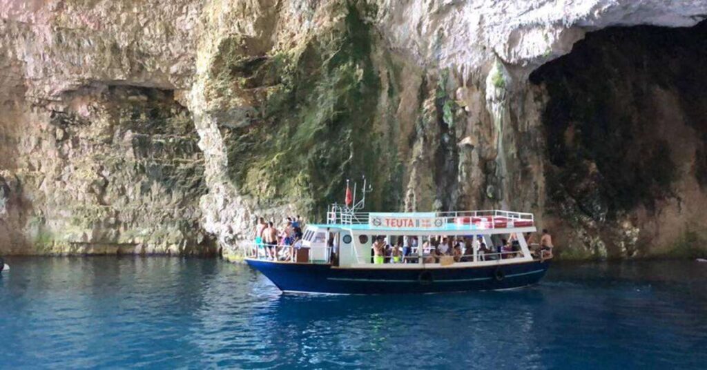 Teuta II boat tours in Sazan and karaburun