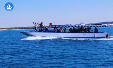 Avventura II – Ekskursion me anije ne Vlore - Shetitje me varke - Udhetim me anije - Haxhi Ali Cave Tour