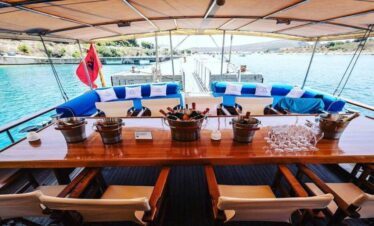 Prince Ennio Boat Tour - Boatripalbania