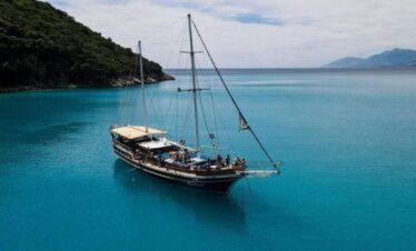 Prince Ennio Boat Tour - Boatripalbania - Prince Ennio Yacht Tour