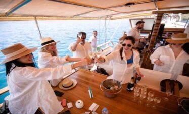 Prince Ennio Boat Tour - Boatripalbania