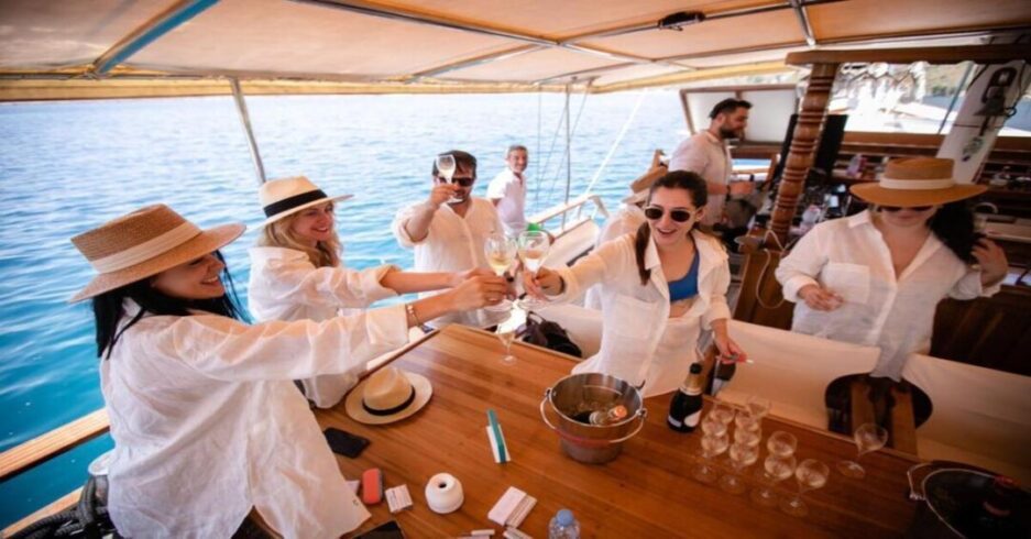 Prince Ennio Boat Tour - Boatripalbania