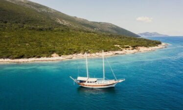 Sail Boat in Albania - Dus Zamani Gulet