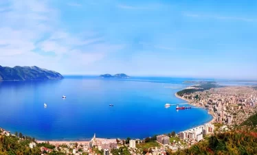 Speedboat Trip to Sazan and Karaburun from Vlore Vlora Bay