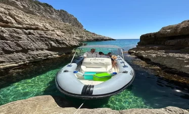 Speedboat Trip to Sazan and Karaburun from Vlore - Gomone Sike
