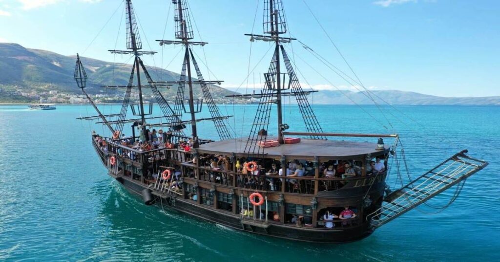 Anija Pirate Vlore -Liburna Cruises Anija Pirate Vlore -Liburna Cruises