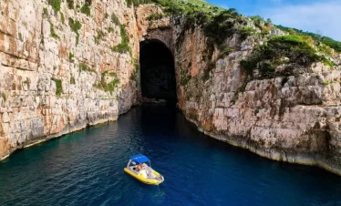 Speedboat Trip to Sazan and Karaburun from Vlore