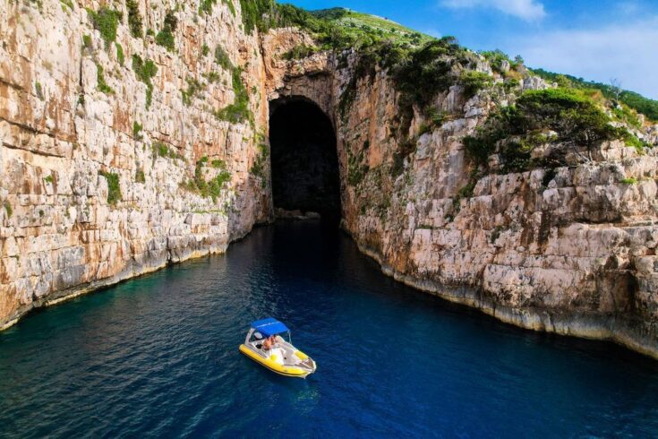 Sazan Island Speedboat Trip from Vlore - 360°