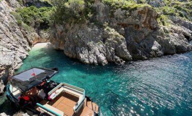 Speedboat Trip to English Bay from Vlore - Boat Trip Albania - Boat Trip Vlore