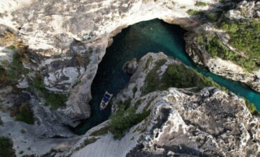Speedboat Trip to English Bay from Vlore - Boat Trip Albania - Boat Trip Vlore