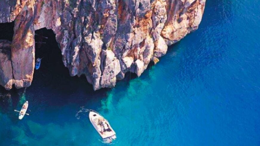 Grama Bay Speedboat Trip from Himare - Boat Trip Himara - Boat Tours Himare - Shpella e Pirateve