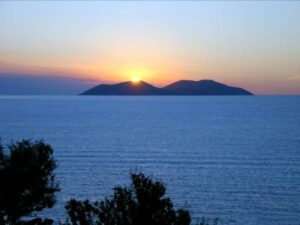 Linja Vlore Sazan Karaburun Linja Vlore Sazan Karaburun