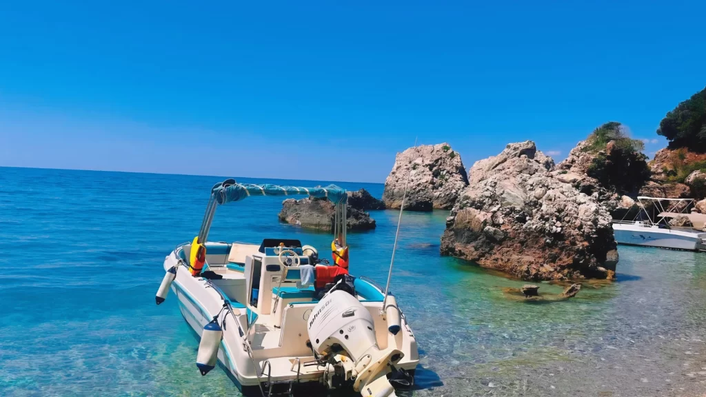 Saranda Boat Trip Ava10 - Sarande Boat Tour