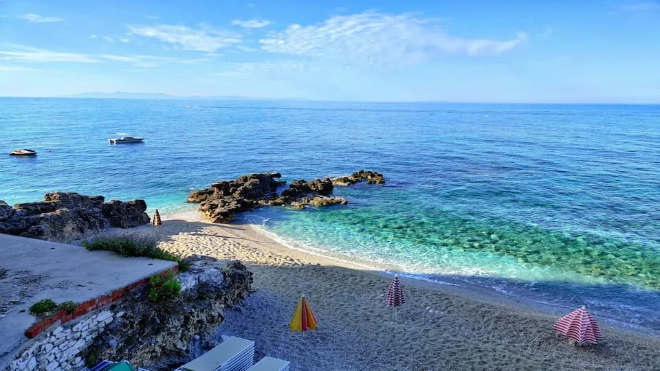 Boat Trip in Dhermi with crystal clear water and cliffs